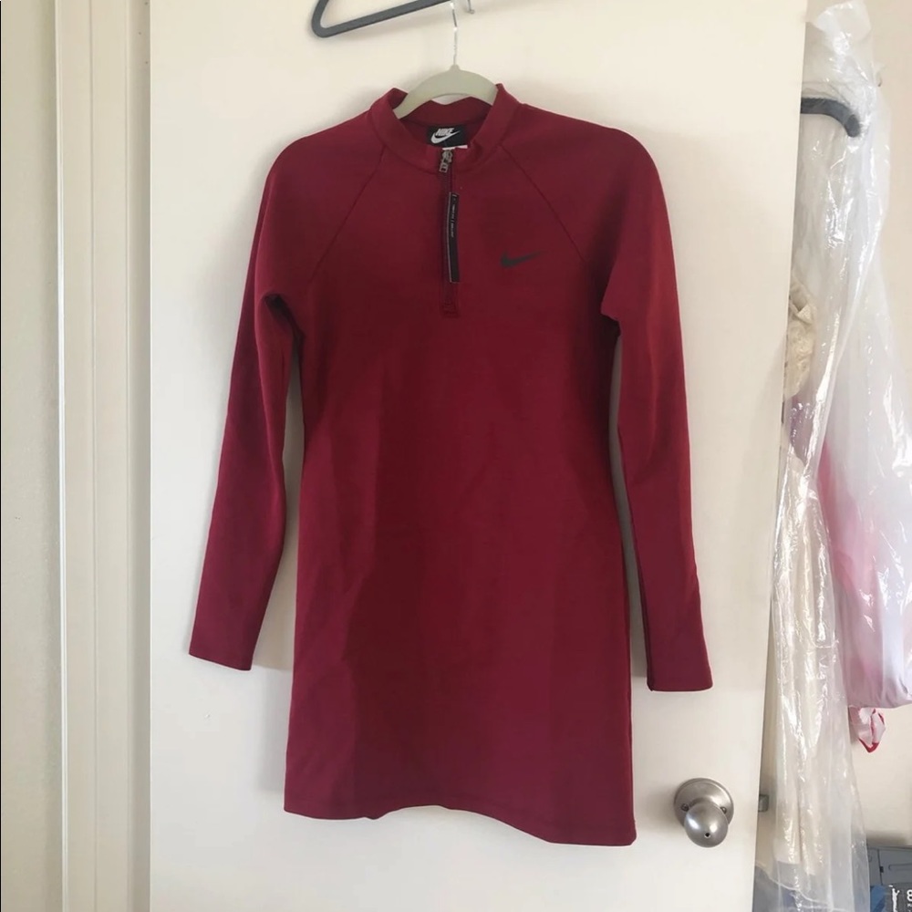 BNWT Nike bodycon maroon dress